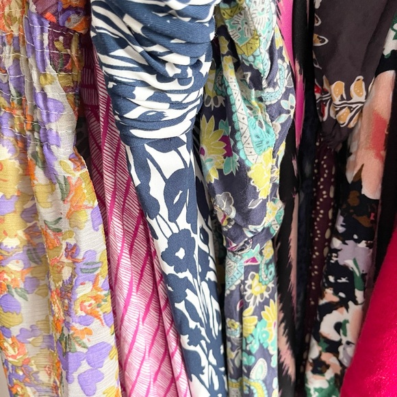 Resellers Mystery Box - Bundle of Women’s Resale Clothing - 5lbs - Picture 12 of 15